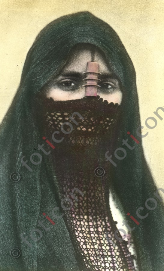 Verschleierte Ägypterin | Veiled Egyptian - Foto foticon-simon-008-004.jpg | foticon.de - Bilddatenbank für Motive aus Geschichte und Kultur
